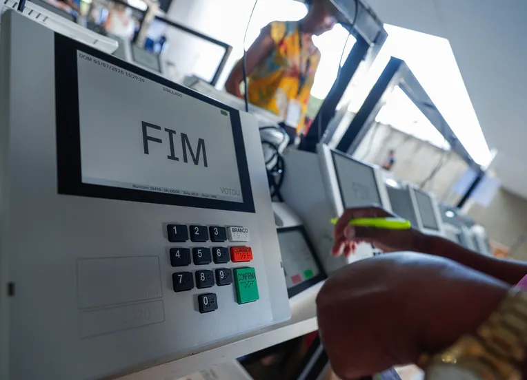 Candidatos ao governo cumprem atos na capital e interior neste sábado