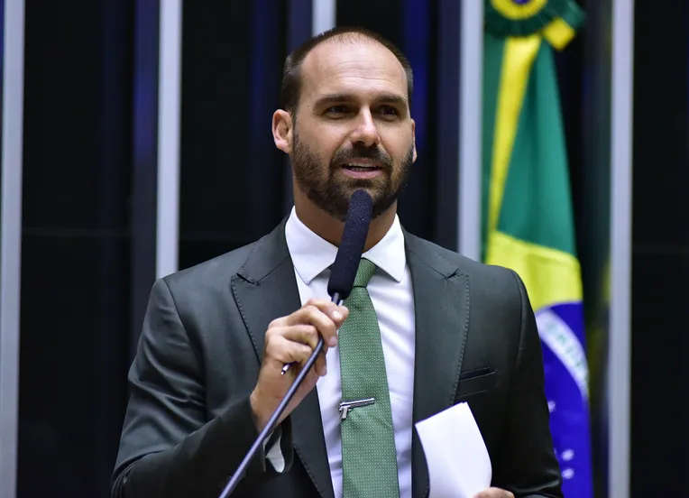 Extradição de Eduardo Bolsonaro ameaça relação entre Brasil e EUA