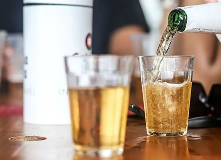 Imposto do pecado: bebidas alcóolicas e cigarros devem ficar mais caros em 2027