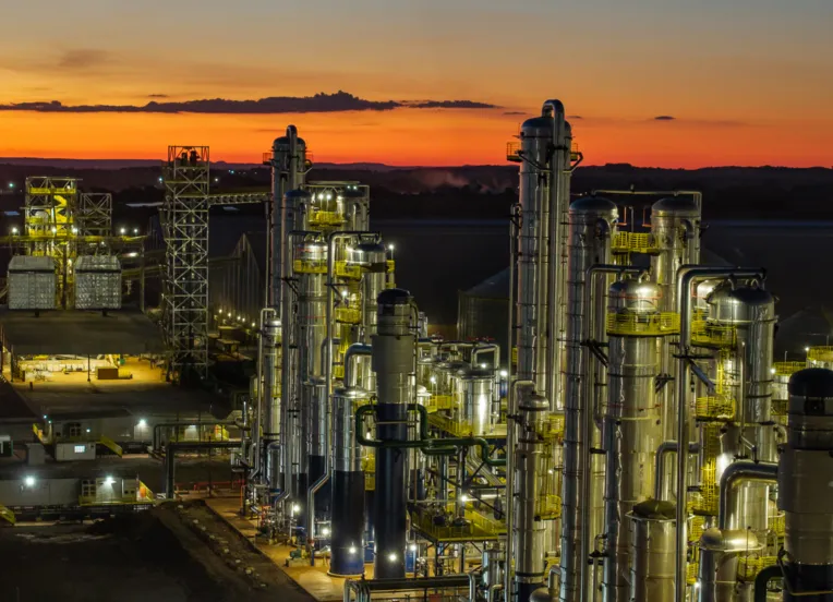 Usina capaz de produzir 498 milhões de litros de etanol inicia operação na Bahia