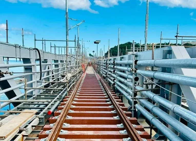 VLT de Salvador inicia instalação de trilhos na Ponte São João