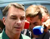 Homenagens e emendas: entenda o histórico de Flávio Bolsonaro com milicianos