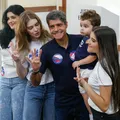 ACM Neto vota em clima de confiança: “O dia de hoje é nosso” imagem