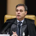 André Mendonça rejeita ação para barrar aumento do Bolsa Família imagem