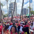 Ato em apoio a Lula reúne multidão na Barra nesta segunda-feira imagem