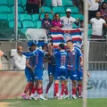 Bahia abre 2 a 0, leva susto e vence São Paulo com herói improvável imagem