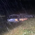 Capotamento de micro-ônibus em rodovia deixa três mortos e 14 feridos imagem