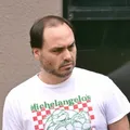 Carlos Bolsonaro pede desculpas ao pai: “A gente falhou” imagem