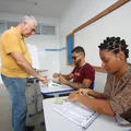 Como funciona o trabalho dos mesários no dia das eleições imagem