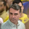 Derrotado, Flávio Bolsonaro vence Lula em apenas 4 cidades na Bahia imagem