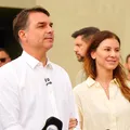Escala 6x1: Flávio Bolsonaro muda de ideia a poucos dias da eleição imagem