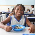Escolas municipais de Salvador servem 180 mil refeições diariamente imagem