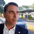 Fim de servidores em possível governo Flávio repercute no Parlamento imagem