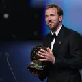 Harry Kane supera concorrência e vence Bola de Ouro pela primeira vez imagem
