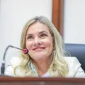 Ivana Bastos celebra mais de 200 mil votos: “Ninguém faz nada sozinho” imagem