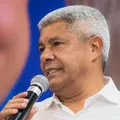 Jerônimo apresenta 13 compromissos para evangélicos em encontro nesta segunda imagem