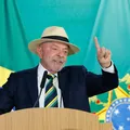 Lula convoca ministros para discutir afastamento do chefe da PF imagem