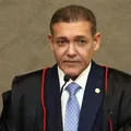 Nunes Marques passa por cima de corregedor do TSE e manda derrubar canal ‘Exército do Lula’ imagem