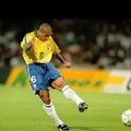 O futebol mudou, mas o Brasil ainda procura seus grandes laterais imagem
