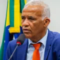 Pastor Sargento Isidório celebra liderança em votos para deputado imagem