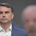Flávio cancela transmissão enquanto Lula estreia em live com 1,5 milhão de views imagem