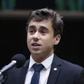 Petistas pedem à PGE  inelegibilidade de Nikolas Ferreira por 8 anos imagem