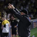 Rival do Vitória na luta contra o Z-4 traz técnico em má fase na Série B imagem