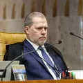 Toffoli se declara impedido de julgar caso que envolve Moraes e Master imagem
