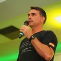 Flávio Bolsonaro admite mudanças na PEC do fim da escala 6x1 se for eleito imagem