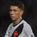 Vasco ganha retorno de meia de seleção para enfrentar o Vitória na Copa do Brasil imagem