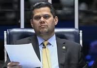 Alcolumbre sai em defesa de Moraes e cita R$ 130 milhões pedidos a Vorcaro