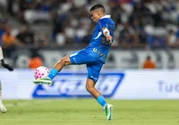 Em débito com o Vitória, clube da Série A sofre transfer ban da FIFA