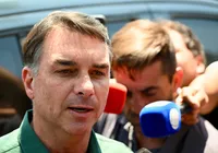 Carta de bispos pede voto por 'valores humanitários' e vê Flávio como ameaça à democracia