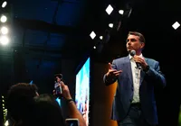 "Impossível reconhecer o resultado das eleições", diz Flávio Bolsonaro após derrota