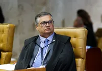 Flávio Dino derruba decisão de André Mendonça sobre post de humorista