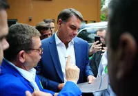 Justiça libera entrega de título de cidadão de Salvador a Flávio Bolsonaro