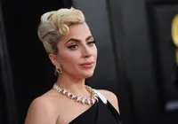Lady Gaga dá à luz ao primeiro filho, diz jornal internacional