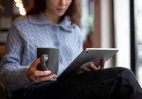 Livro físico x digital: o papel está perdendo espaço na era das telas?