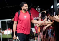 Lucas Arcanjo faz novo milagre e comenta possível chance na Seleção