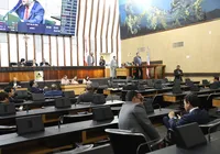 Na Alba, o número de deputadas é o mesmo, mas no PSD são maioria