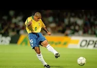 O futebol mudou, mas o Brasil ainda procura seus grandes laterais