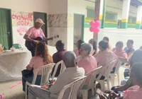 Outubro Rosa mobiliza estudantes em escola de Simões Filho