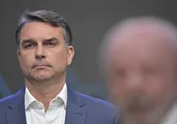Flávio cancela transmissão enquanto Lula estreia em live com 1,5 milhão de views