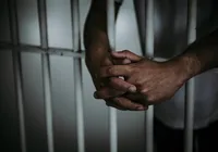Por que criminosos têm penas de 100 anos e só cumprem 40 ou menos no Brasil?