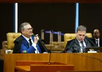Flávio Dino e Edson Fachin batem boca durante sessão decisiva sobre Moraes