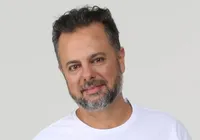 Presidenciável tem propaganda suspensa e fica impedido de obter doação