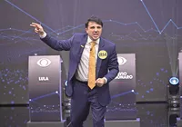 “Teve medo”: Renan dispara contra Flávio Bolsonaro após cancelamento do debate