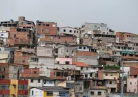 Seguros a partir de R$ 6 chegam às favelas e protegem negócios