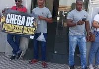 Servidores protestam por promessa não cumprida em Santo Estevão