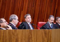 TSE mantém veto a posts que ligam Flávio a Nossa Senhora Aparecida